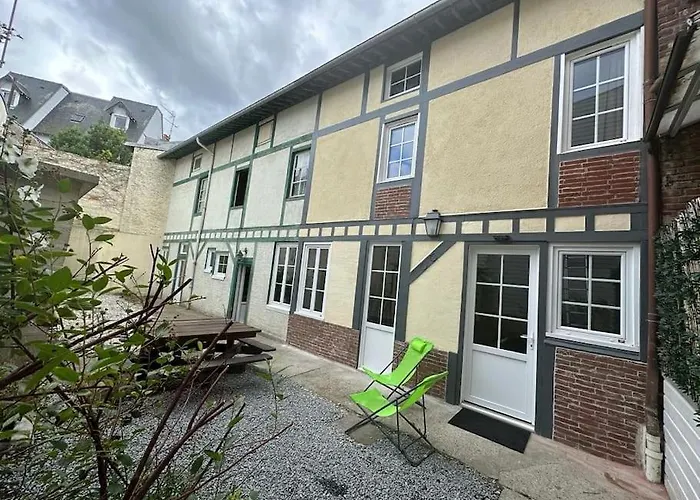 Petite Maison Place Du Marche