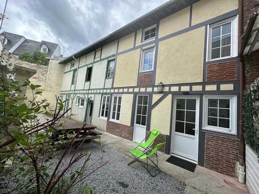Holiday home Petite Maison Place Du Marche Deauville